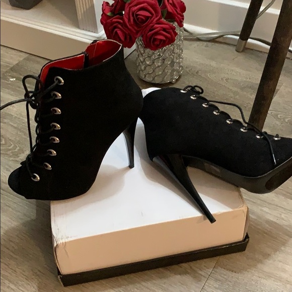 Booties - Picture 3 of 4